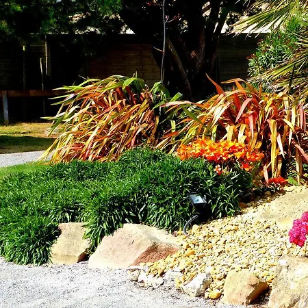 לינה וארוחת בוקר Le Clos De La Combe 3*